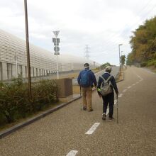 第２京阪国道に沿って歩く