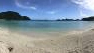 穏やかなビーチ