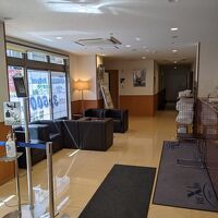 ロビー、広くは有りませんが清潔、
