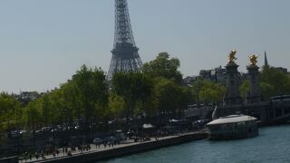 パリを流れるセーヌ川