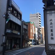 旧東海道の趣が感じられる商店街