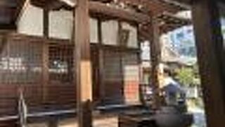 こじんまりとした静かなお寺