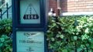 クラシカルなカフェ