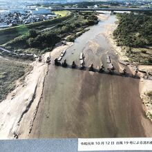 近くの流れ橋交流プラザ 四季彩館に展示されていた写真