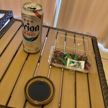 かつお刺身とビール