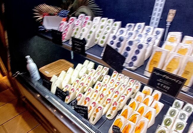 高級「マンゴーサンドイッチ」