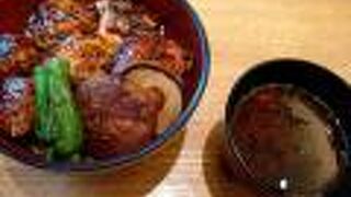 浅草寺のそばに