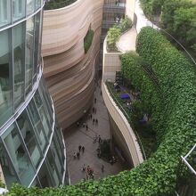 とても独創的な形をした建物