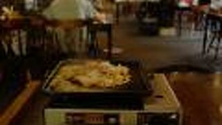 卓上のカセットコンロで焼く「飛騨牛鉄板焼」は、美味しい飛騨牛をアツアツで食べれて超オススメ！