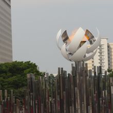 聖火台にともされた聖火