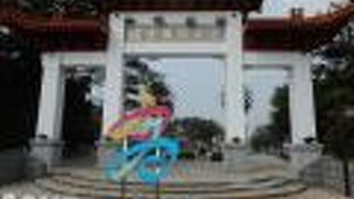 左營蓮池潭の廻りにはにぎやかな場所も静かな場所もありました