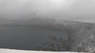 雪が降っていました。