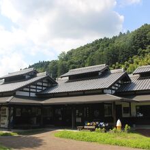 観光案内所に碓井関所資料館があります