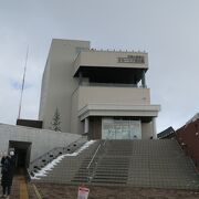 ツアーで天都山の展望台に行きました。