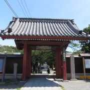 美しい浄土式庭園が広がる称名寺境内