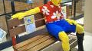 ちょっとお疲れ気味の男性がうたた寝を