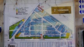 寂れたちょっと雰囲気がヤバい感じが漂うところやアートギャラリーかと思うような洒落た一角もある楽しい蚤の市