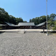 滋賀県護国神社、全景。