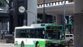 市内各地をアクセスするバス