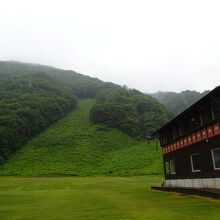 眼の前はスキー場