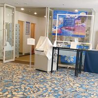 4階にあるプールの受付