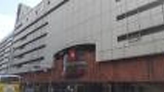 ハローワークやクリニックも入っています