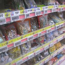 沖縄県産品のラインナップも充実しています