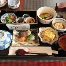 湯葉・京野菜・おじゃこなど、ちゃんとした京風の和朝食です