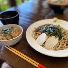 冷たいもずくそば