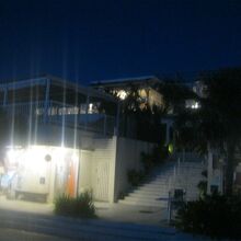 全体的に夜が早く訪れてしまうコロナ禍のウミカジテラスです…