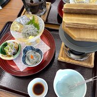 しらすの食べ比べ