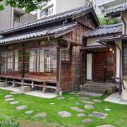 仏文学者の立派なお屋敷がメトロ新大塚駅のすぐ近くにあります。