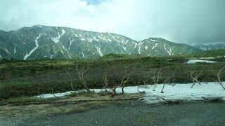 美しい山々を見ながらの旅になります。