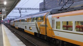 二階建ての特急は近鉄が元祖。