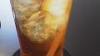 買い物できるところと、喫茶店に分かれています