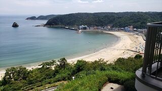 下田ビューホテルの真下にある海水浴場