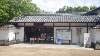 るろうに剣心シリーズのロケ地にもなった庭園です。