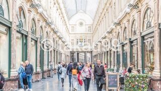 五年ぶりに「ギャルリー サンチュベール（Galeries St. Hubert）」を再訪しました。