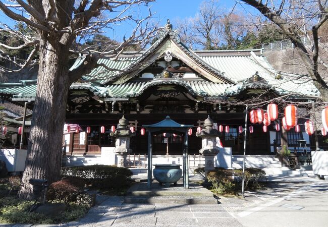 京浜急行から見えるお寺