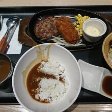 ハンバーグ＆カニクリコロッケコンボ