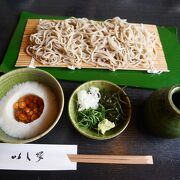 平日ランチでも行列のお蕎麦屋さん