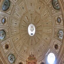 参事会室のクーポラ