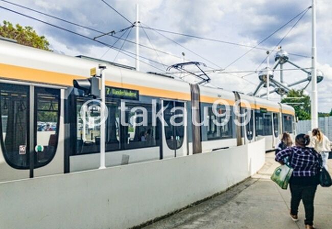 近代的な感じのする車両がかっこいいです。