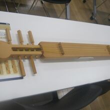 実際にトンコリに触って演奏できるのが楽しい！