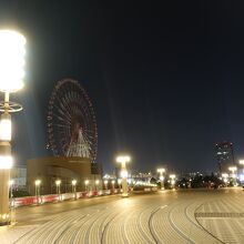 観覧車も見える