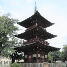 千代姫が奉建されたという三重塔