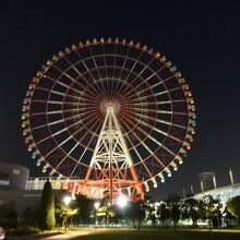 電飾の消えた観覧車