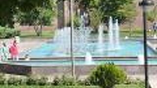 ゲハイネ ネッシベ 噴水