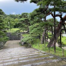 古城の石段を巡ります