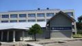 外観は近代的な感じ